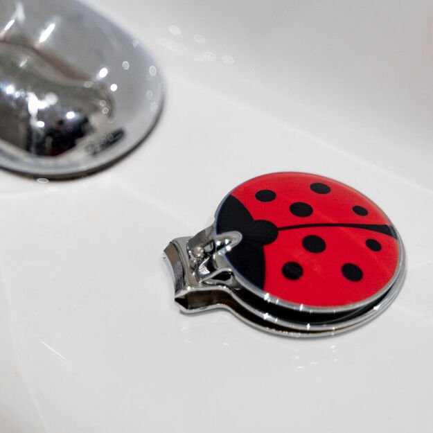Kikkerland - Ladybug Nail Clipper - 4.25 cm x 5.25 cm x 1.5 cm 1