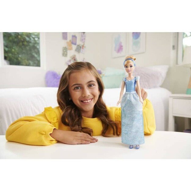 Disney Princess - Cinderella Doll (HLW06)