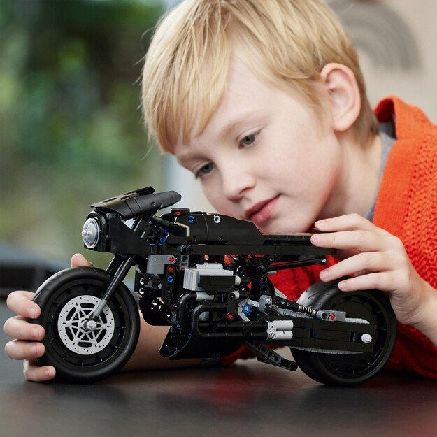 LEGO Technic - THE BATMAN – BATCYCLE™ (42155)