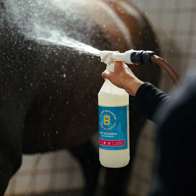 Biofarmab - Mild Shampoo with Spray Nozzle - 1L