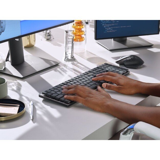 Logitech - MX Mechanical Wireless Illuminated Keyboard - Nordic - Lineair Switch