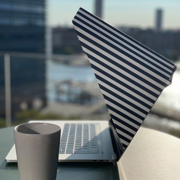 Philbert - Sun Shade & Privacy Ultra Slim Hood - Universal  13”/14” - Striped