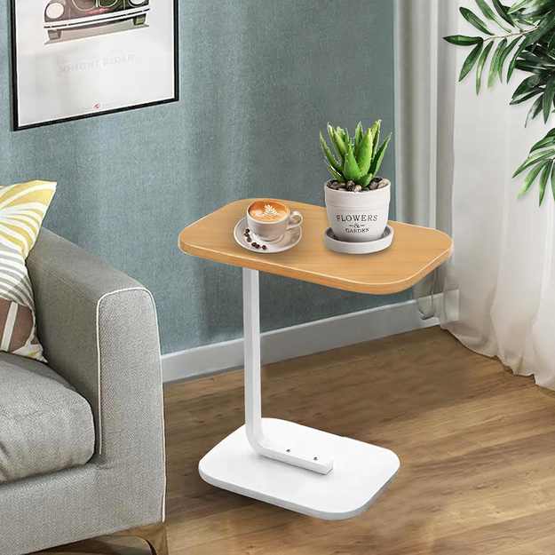 Moderns C-veida sānu kafijas galdiņš viesistabai