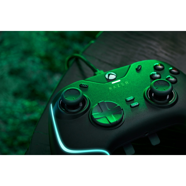 Razer - Wolverine V2 Chroma - Razer Chroma RGB