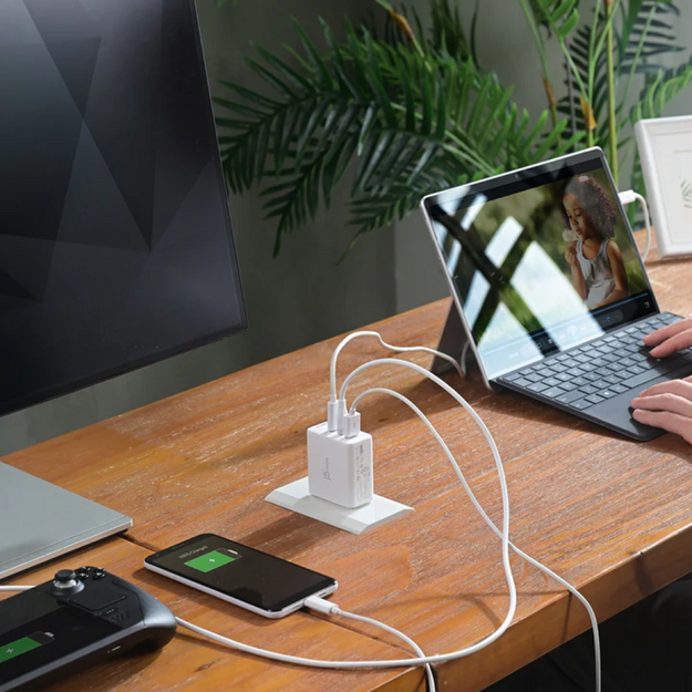 J5create - 65W GaN USB-C 3-Port Travel Charger w/ Interchangeable Plugs