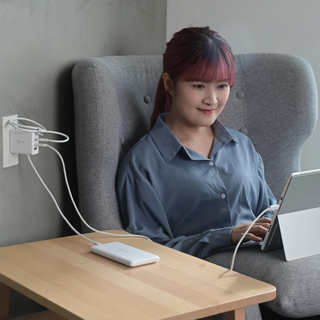 J5create - 65W GaN USB-C 3-Port Travel Charger w/ Interchangeable Plugs