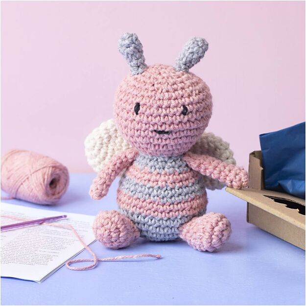 Craft Kit Amigurumi - Honeybee - pastel colours (977874)