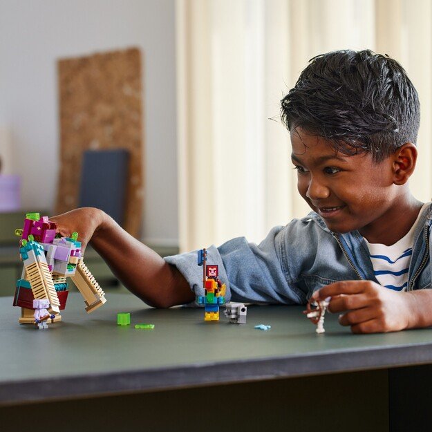 LEGO Minecraft - The Devourer Showdown (21257)