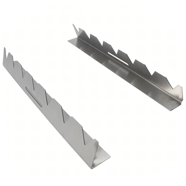 6 x plieniniai grilio iešmeliai su stovu + plieninių maišelių rinkinys