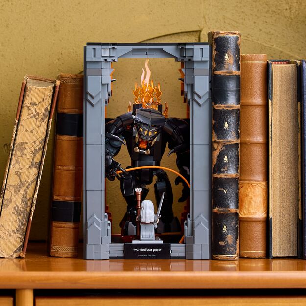 LEGO Icons - The Lord of the Rings: Balrog™ Book Nook (10367).