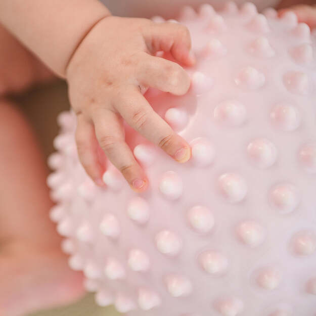 Edushape - Sensory Ball - 18 Cm - Light Pink (E705176pi) 5