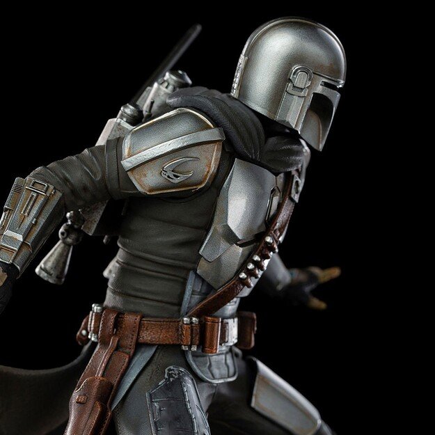 Star Wars - The Mandalorian Statue 6