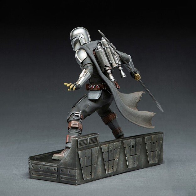Star Wars - The Mandalorian Statue 3