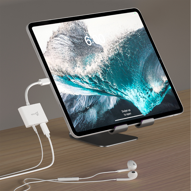J5create - USB-C To 3.5mm Audio Adapter With Power Delivery