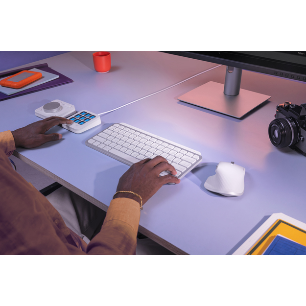 Logitech - MX Creative Console - Pale Grey