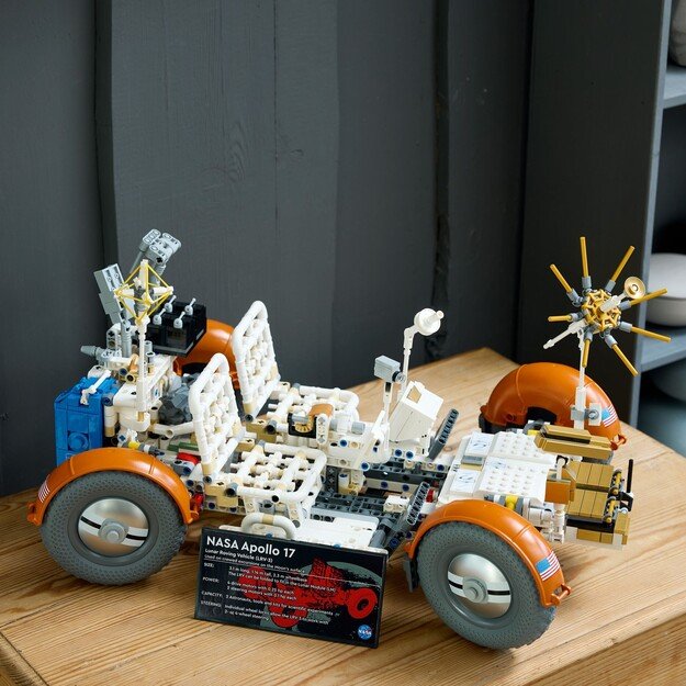 LEGO Technic - NASA Apollo Lunar Roving Vehicle - LRV (42182)