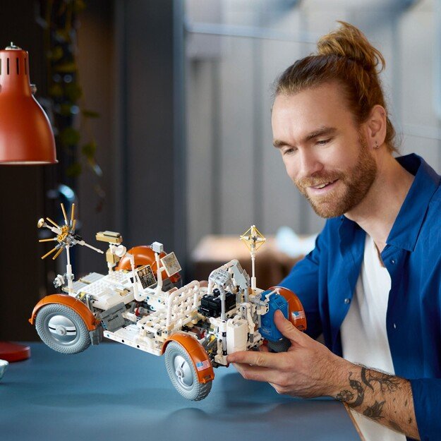LEGO Technic - NASA Apollo Lunar Roving Vehicle - LRV (42182)