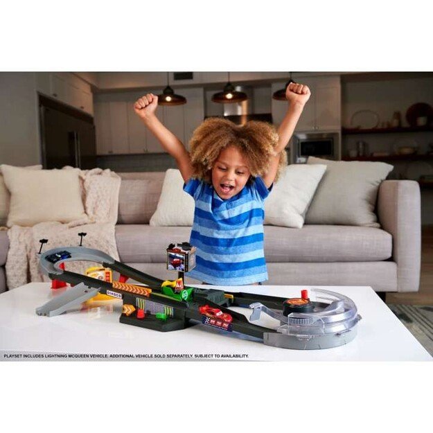 Disney Cars - Piston Cup Action Speedway Playset (HPD81) 1