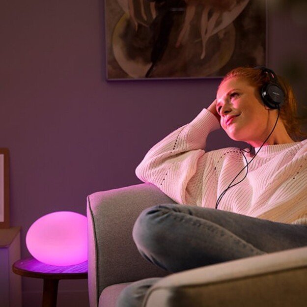 Philips Hue  -  Flourish Table Light - White & Color Ambiance 1