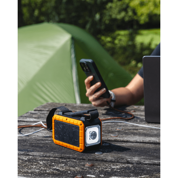 Xtorm - XR204 Rugged Flashlight Power Bank 100W - 40.000mAh