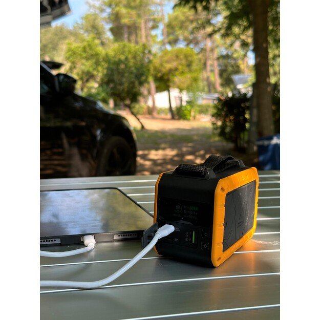 Xtorm - XR204 Rugged Flashlight Power Bank 100W - 40.000mAh