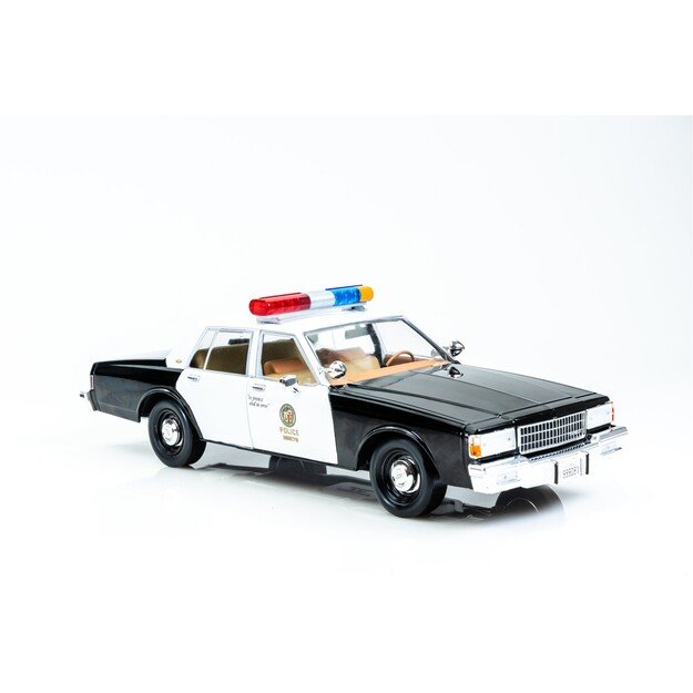 Greenlight Collectibles - 1/18 Artisan Collection - Terminator 2 (1991) - 1987 Cheverolet Caprice with Android