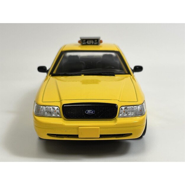 Greenlight Collectibles - 1/24 Creed (2015) - 1999 Ford Crown Victoria Philly Taxi