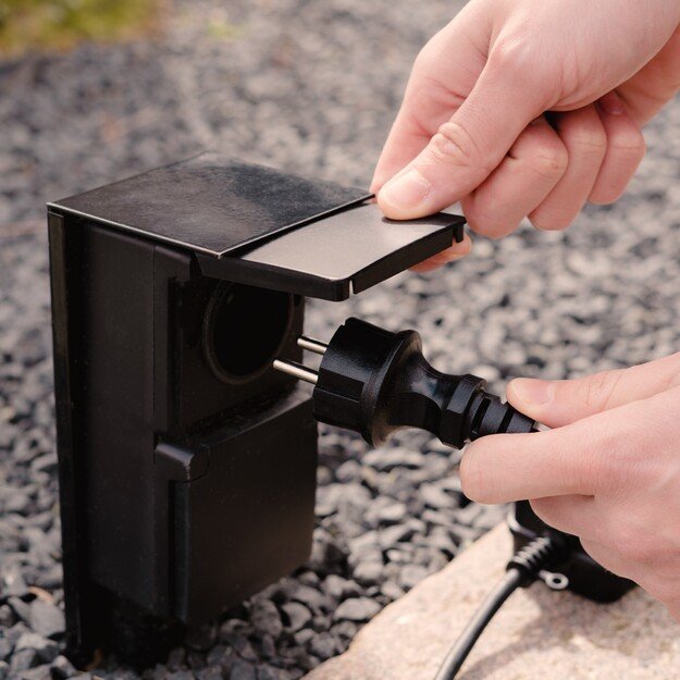 Hombli - Smart Outdoor Pathway Light, Black (3-pack) 1