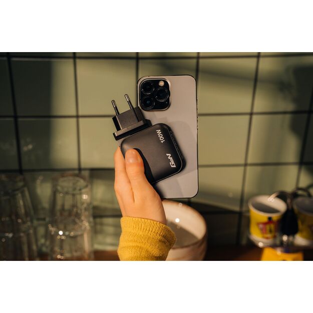 Verbatim - 100WGaN Charger, 3 Port US plug with EU and UK adaptors