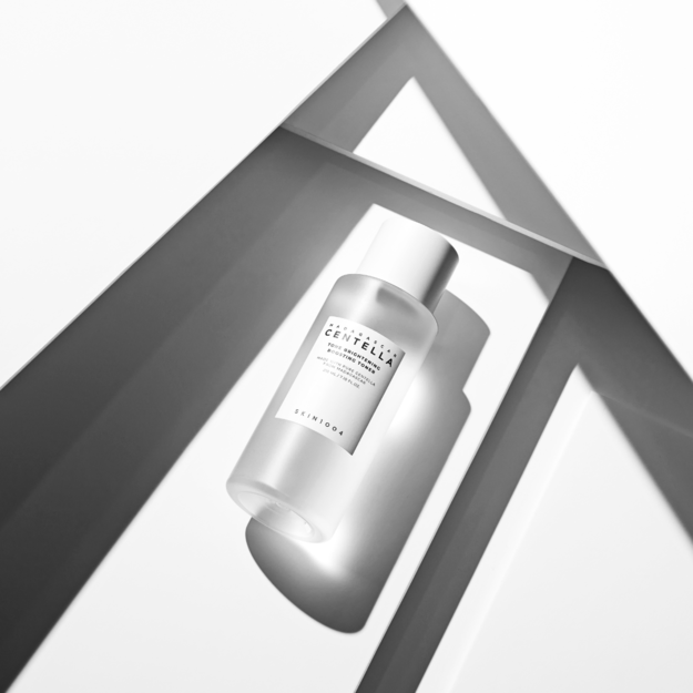 SKIN1004 - Madagascar Centella Tone Brightening Boosting Toner - 210 ml 2