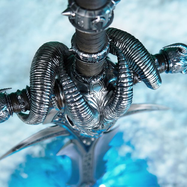 World of Warcraft - Frostmourne Sword Replica Scale 1/1 7