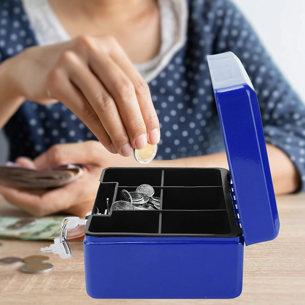 Metallist rahakarp müntide, müntide, rahatähtede, dokumentide, seifi ja võtmete jaoks