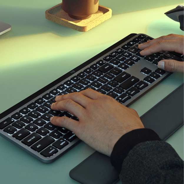Logitech MX Keys S for Mac Advanced Wireless Illuminated Keyboard Nordic 3