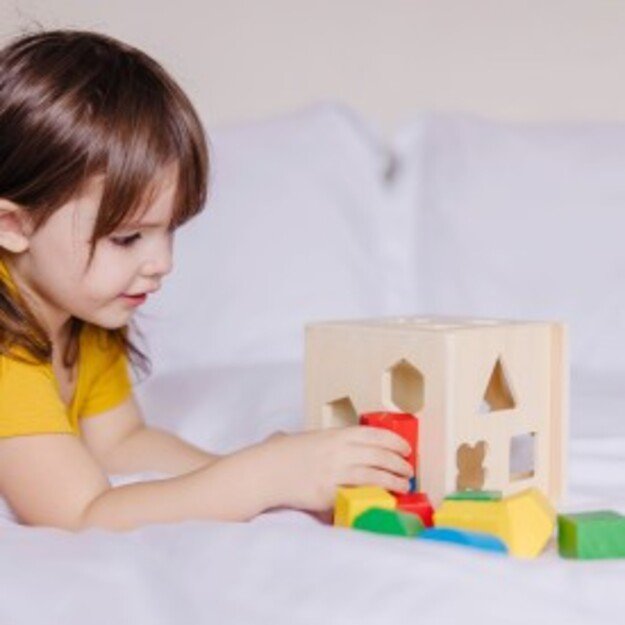 Melissa & Doug - Shape Sorting Cube (575)