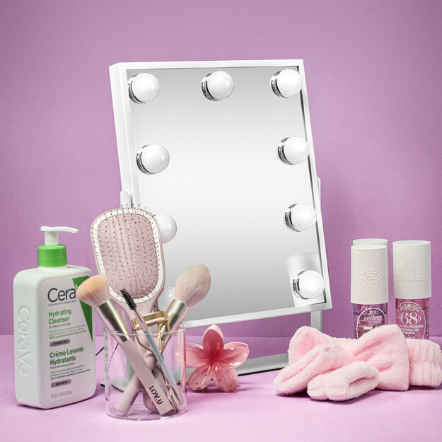 Gillian Jones - Makeup Artist Mirror with 9 powerful LED bulbs - White