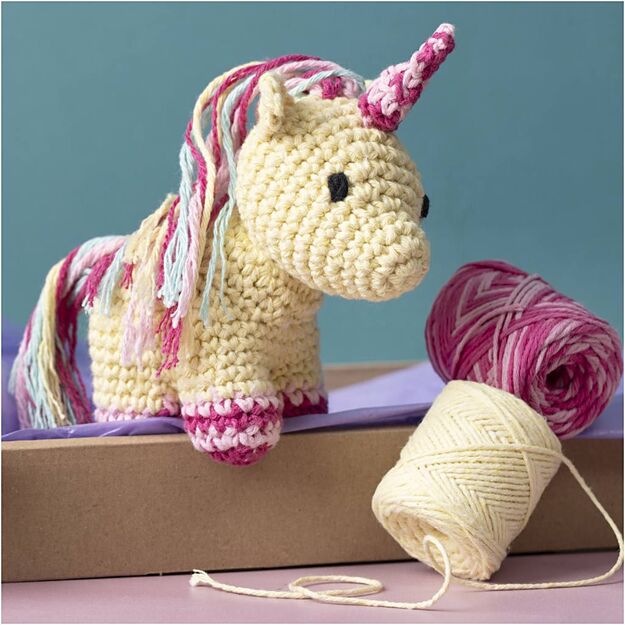 Craft Kit Amigurumi - Unicorn - rainbow colours (977871)