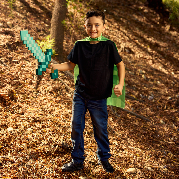 Disguise - Minecraft Sword with cape (156239)