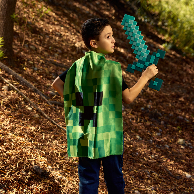 Disguise - Minecraft Sword with cape (156239)
