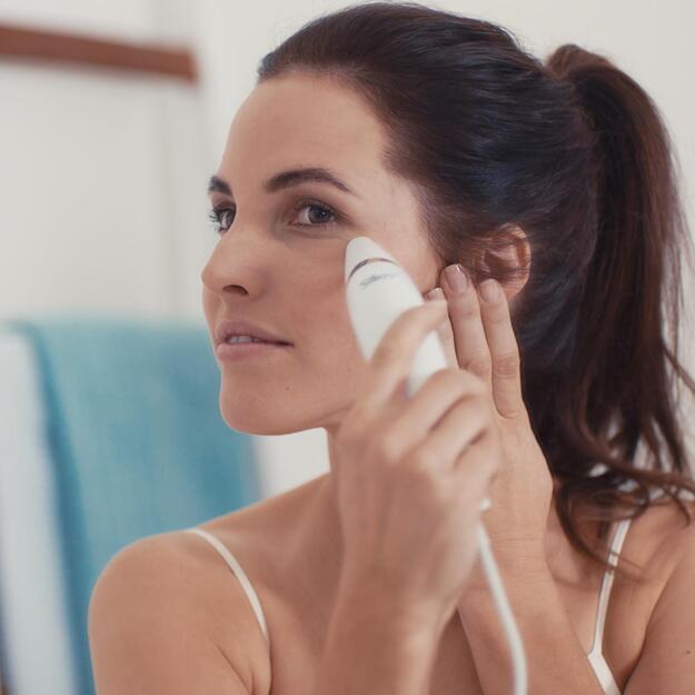Silk’n - ReVit Essential Microdermabrasion Device 7