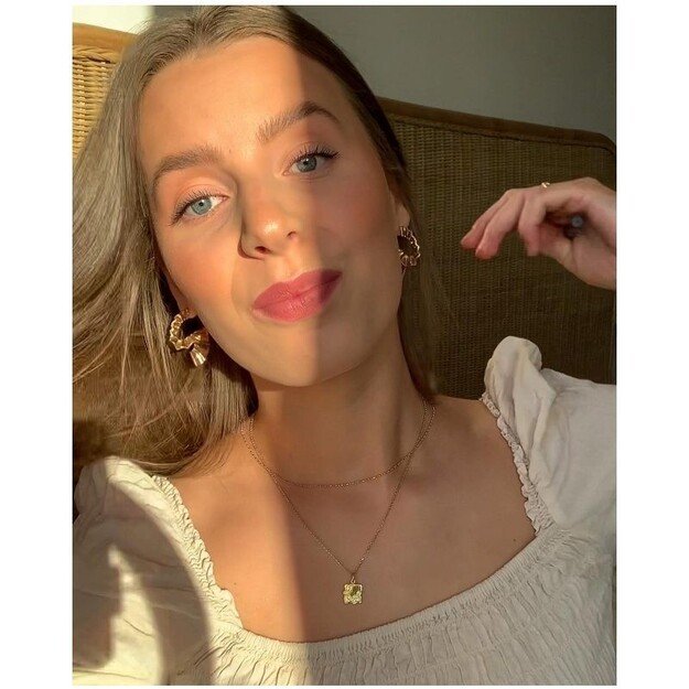 Sandstone - Lipliner Girl Crush