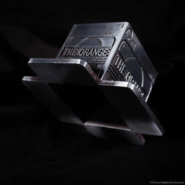 Metal Gear Solid 2 Replica Cardboard Box 10