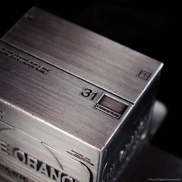 Metal Gear Solid 2 Replica Cardboard Box 3