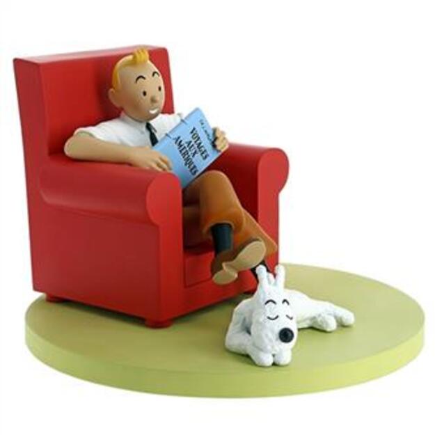 Tintin hjemme(sidder i rød lænestol) Statue