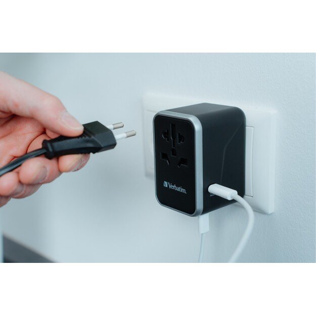 Verbatim - Universal Travel Adapter UTA-04 PD61W/QC / 3xUSB / 2xType-C
