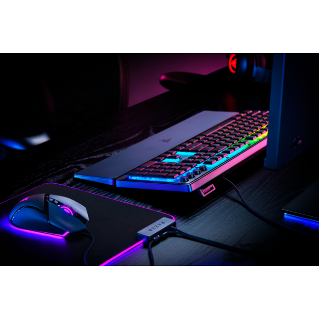 Razer - Ornata V3 - RGB gaming keyboard Nordic - Black