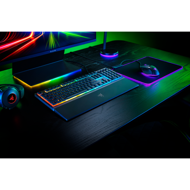 Razer - Ornata V3 - RGB gaming keyboard Nordic - Black
