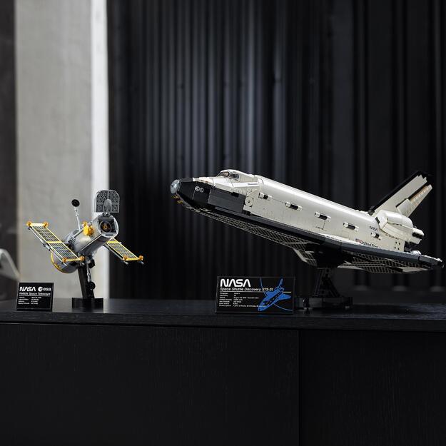 LEGO Creator - NASA Space Shuttle Discovery (10283.)