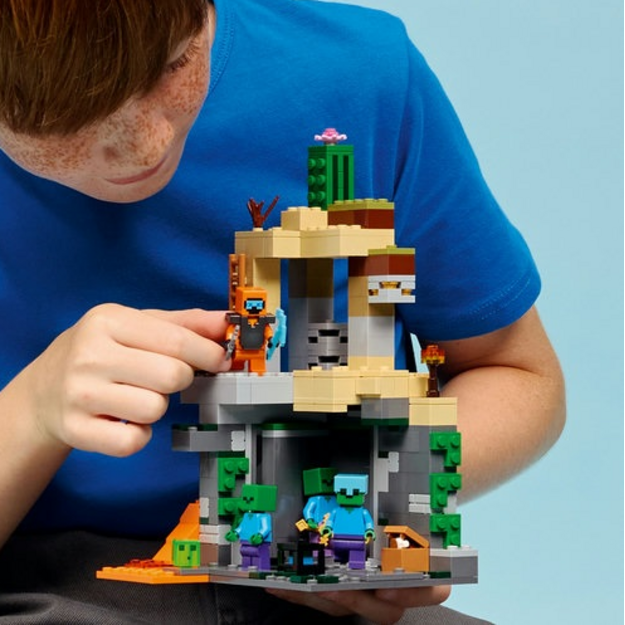 LEGO - Minecraft – The Zombie Dungeon (21587)