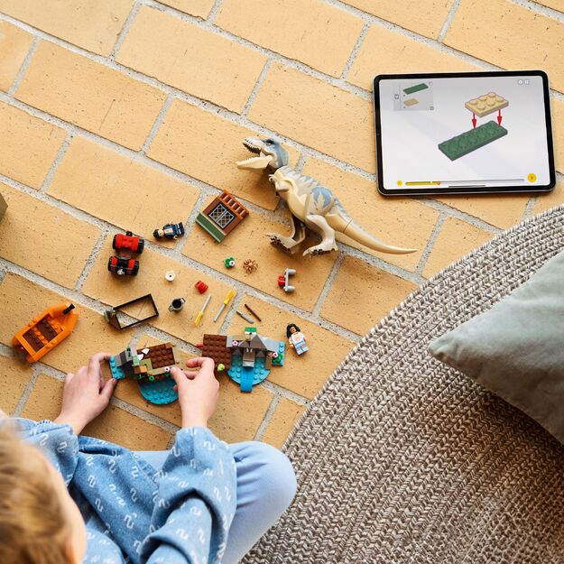 LEGO - T. rex River Escape  (76975)