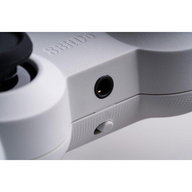 8BitDo Pro 2 Wired Xbox Gamepad White